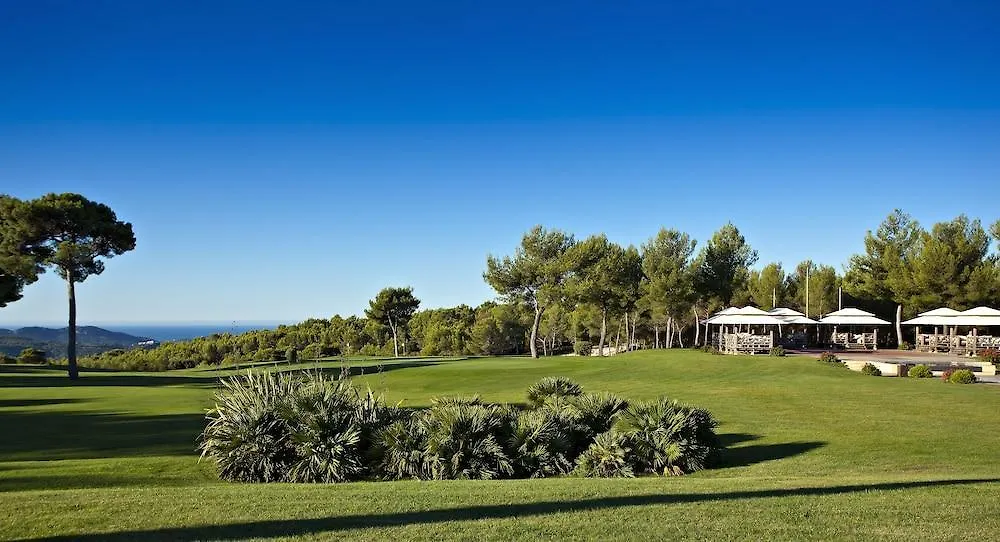 L'Hotel & Spa Du Castellet Le Castellet  Otel Le Castellet (Var)